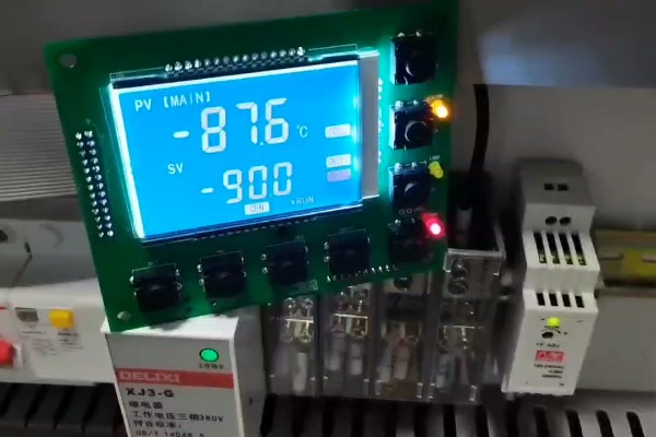 高低溫控溫系統(tǒng)單機自復疊技術實現-90℃低溫測試演示