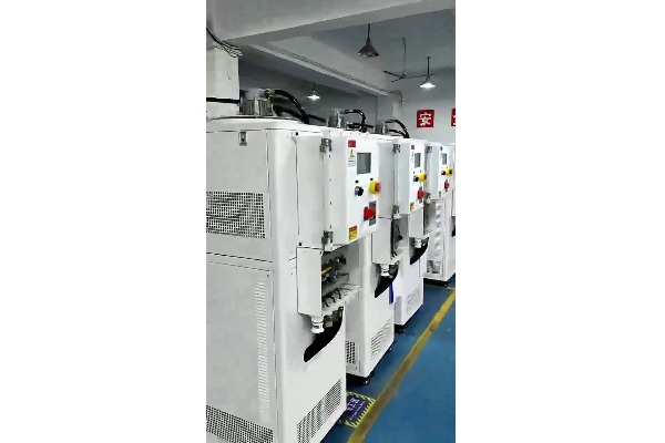 BT4防爆高低溫循環(huán)一體機-25℃~250℃發(fā)貨前現場實拍